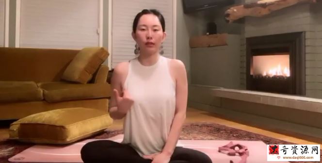 邓霞美胸线上直播工作坊